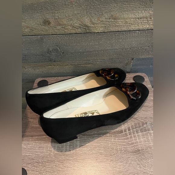 Salvatore Ferragamo Black Suede Pumps with Tortoiseshell Accent Size 9 - Picture 10 of 16